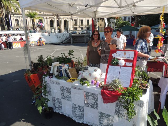 SOS La Palma en el mercadillo en Santa Cruz de La Palma
