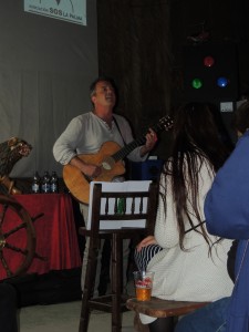 Götz Widmann canta en Camping La Laguna